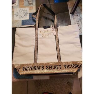 NWT VICTORIA SECRET TOTE BAG